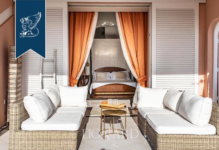 Image No.16-8 Bed Villa for sale