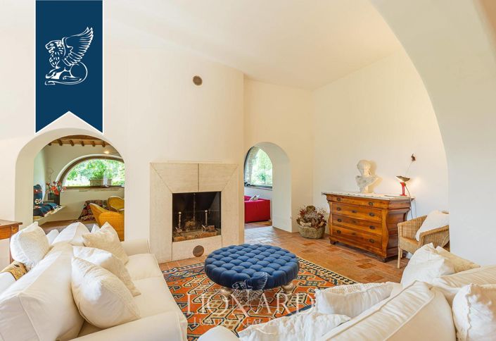 Image No.9-8 Bed Hotel for sale