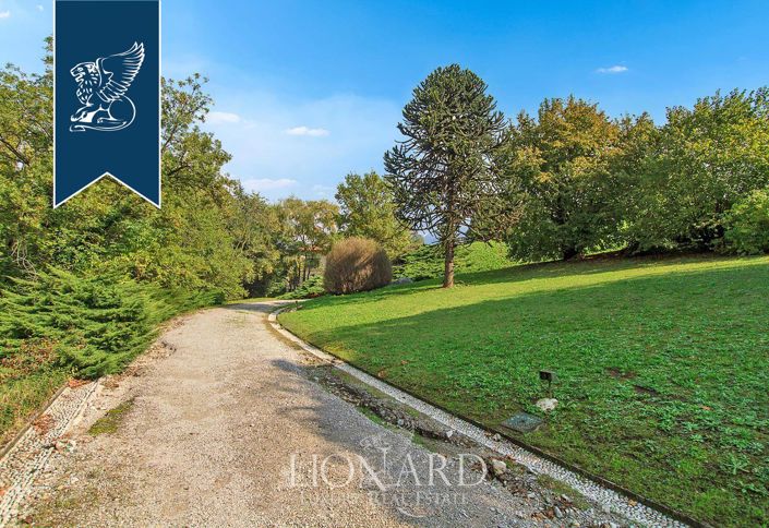 Image No.13-13 Bed Villa for sale