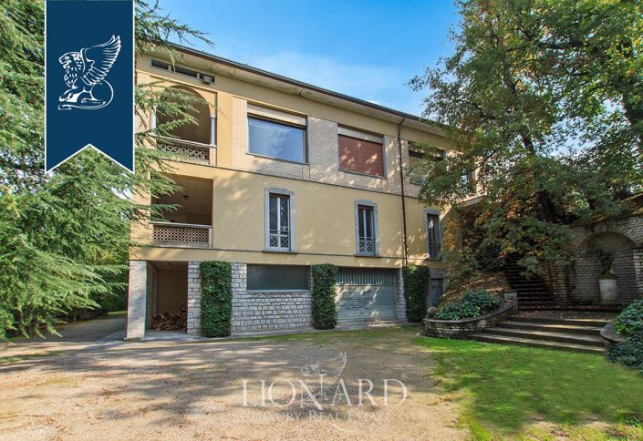 Image No.18-13 Bed Villa for sale