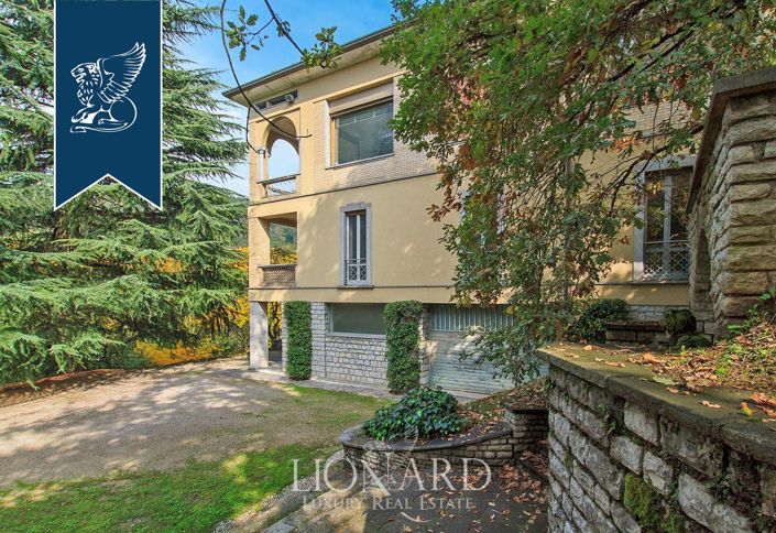 Image No.19-13 Bed Villa for sale