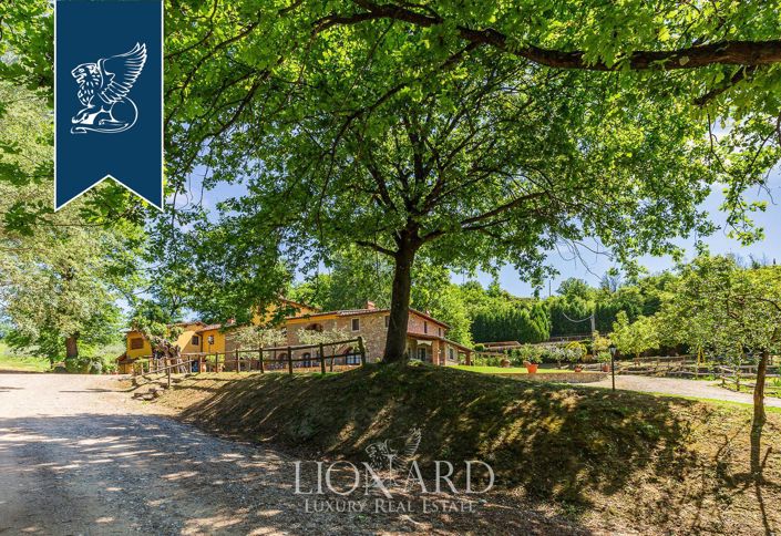 Image No.13-22 Bed Farmhouse for sale