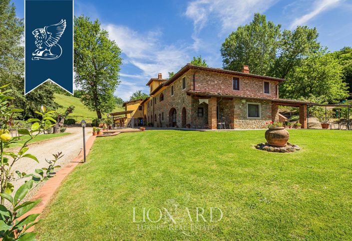 Image No.18-22 Bed Farmhouse for sale