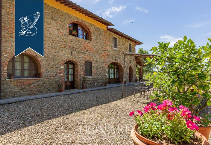 Image No.20-22 Bed Farmhouse for sale