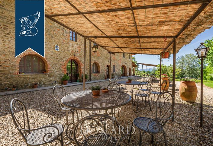 Image No.30-22 Bed Farmhouse for sale