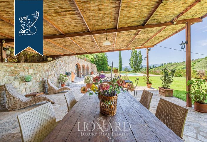 Image No.33-22 Bed Farmhouse for sale