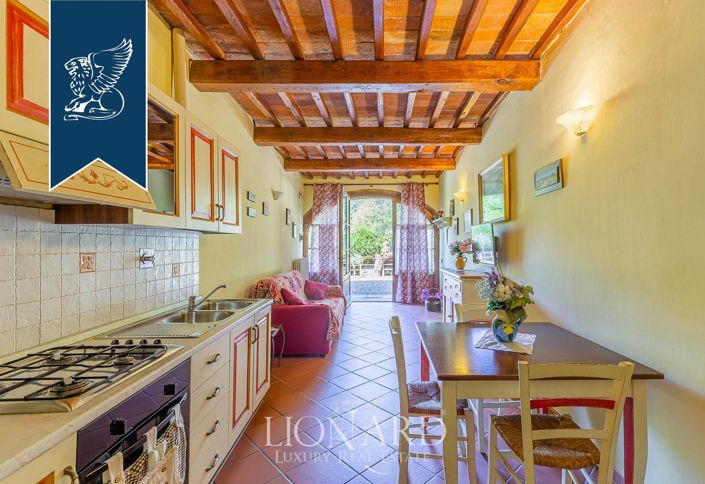 Image No.50-22 Bed Farmhouse for sale