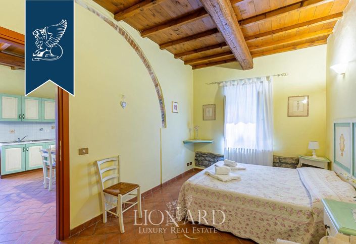 Image No.55-22 Bed Farmhouse for sale