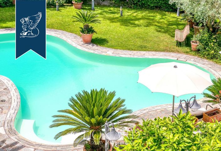 Image No.5-Villa de 5 chambres à vendre à Naples