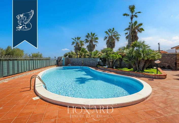 Image No.6-6 Bed Villa for sale