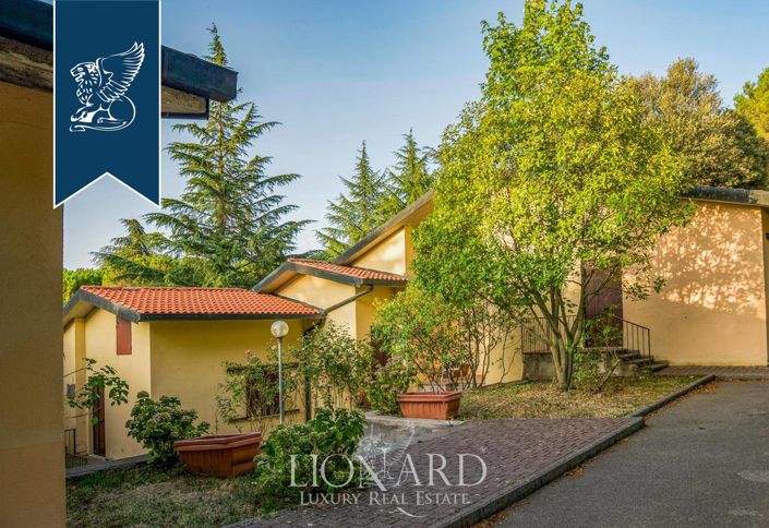 Image No.18-106 Bed Hotel for sale