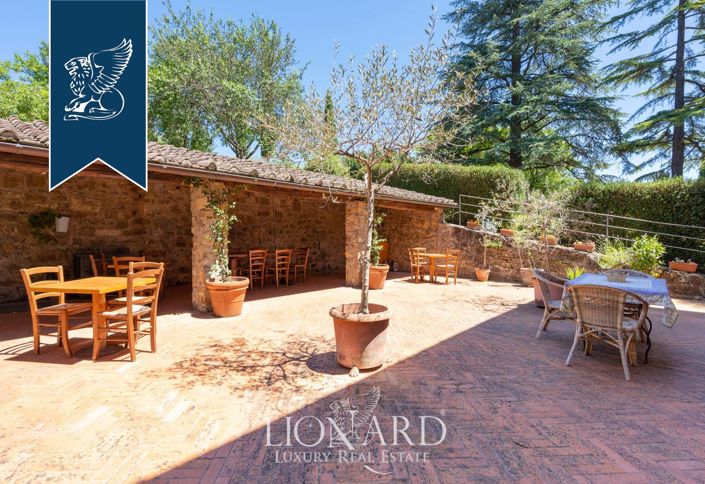 Image No.22-13 Bed Farmhouse for sale