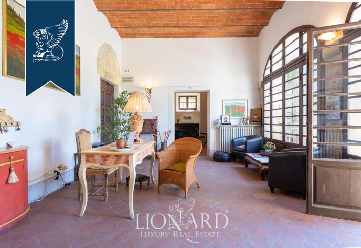 Image No.25-13 Bed Farmhouse for sale