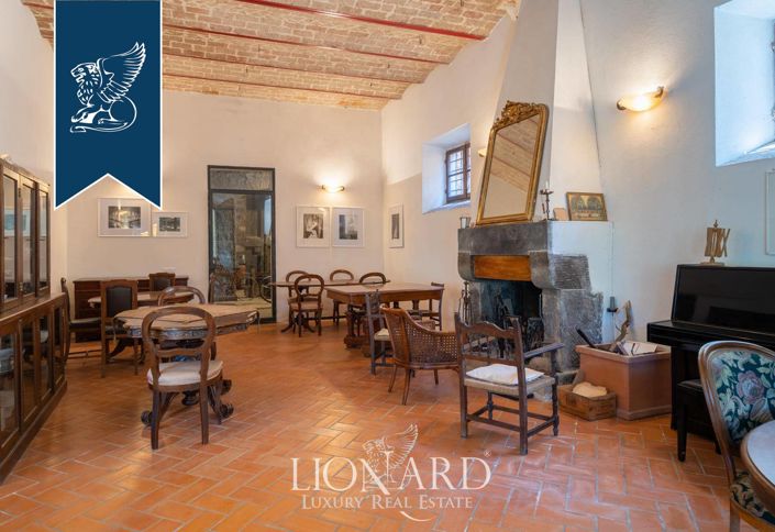 Image No.28-13 Bed Farmhouse for sale