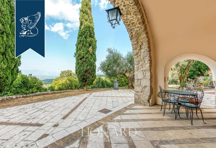 Image No.10-7 Bed Villa for sale