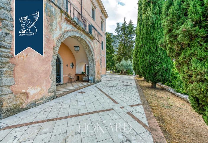 Image No.11-7 Bed Villa for sale