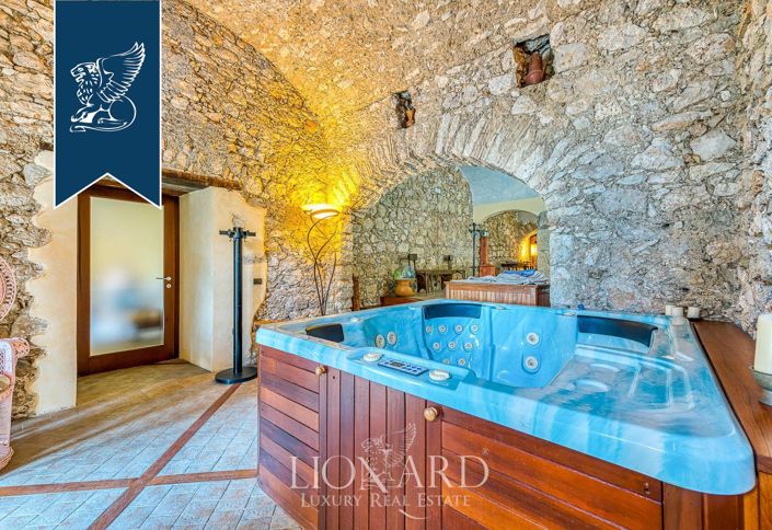 Image No.40-7 Bed Villa for sale