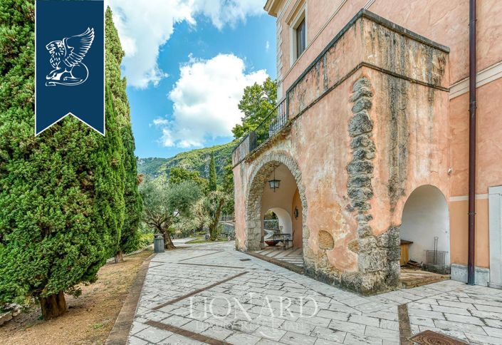 Image No.9-7 Bed Villa for sale