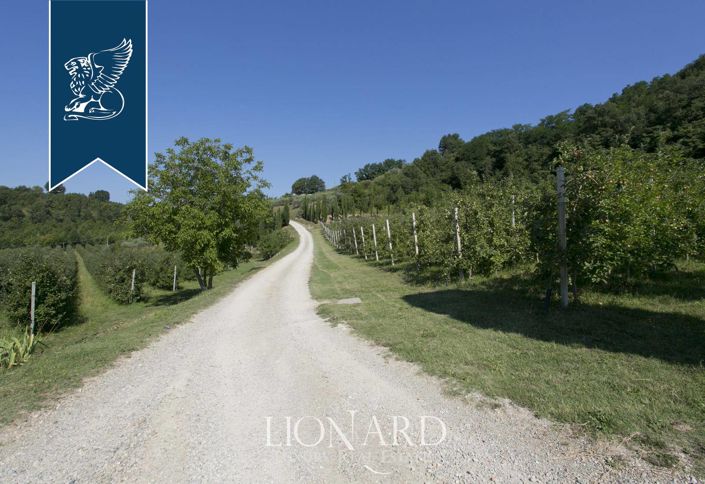 Image No.18-9 Bed Farmhouse for sale