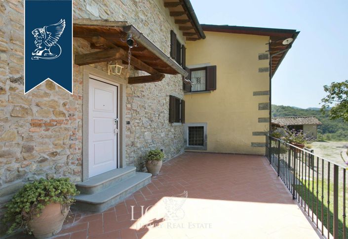 Image No.7-9 Bed Farmhouse for sale