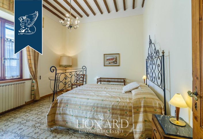 Image No.17-8 Bed Villa for sale