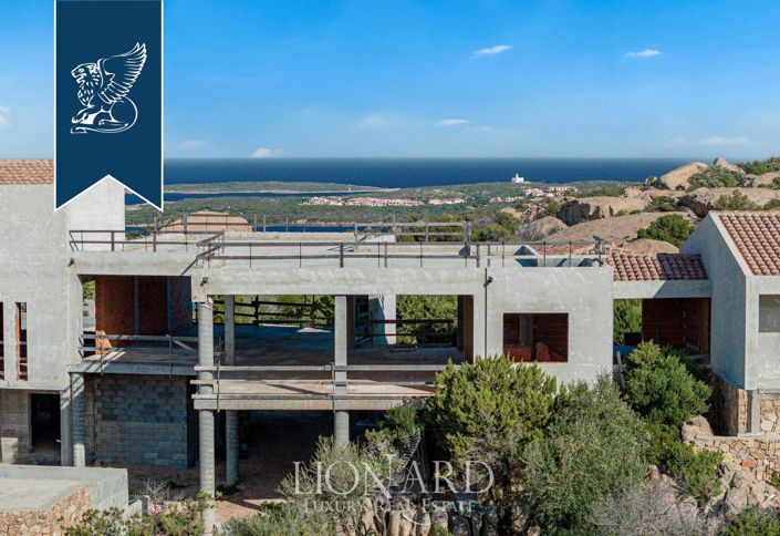 Image No.10-8 Bed Villa for sale