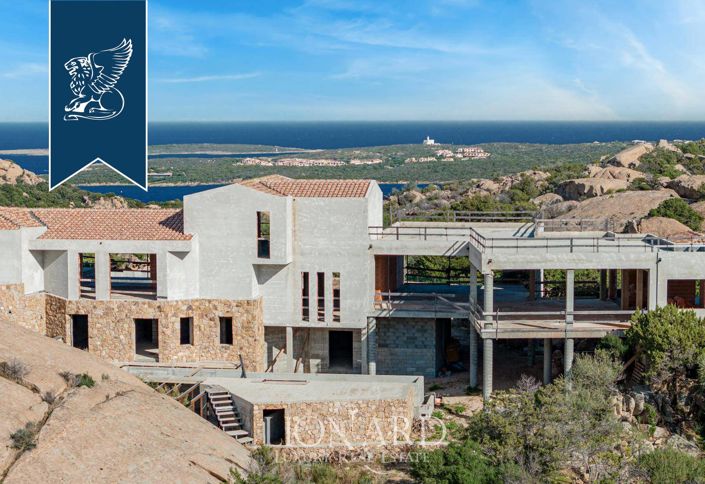 Image No.9-8 Bed Villa for sale