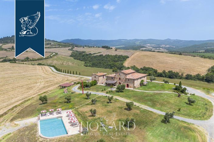Image No.2-Ferme de 9 chambres à vendre à Montecatini Val di Cecina