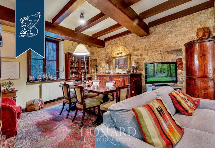 Image No.12-6 Bed Property for sale