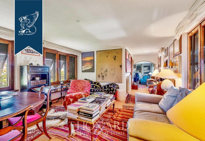 Image No.20-6 Bed Property for sale