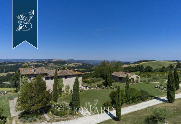 Image No.10-8 Bed Country House for sale