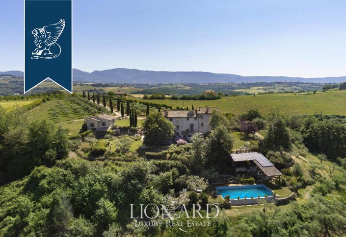 Image No.2-8 Bed Country House for sale