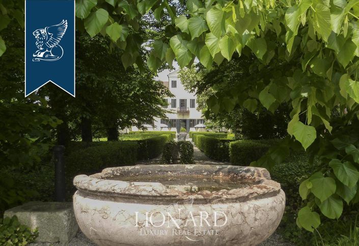 Image No.15-22 Bed Villa for sale