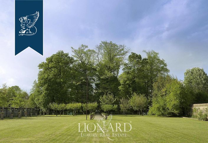 Image No.17-22 Bed Villa for sale