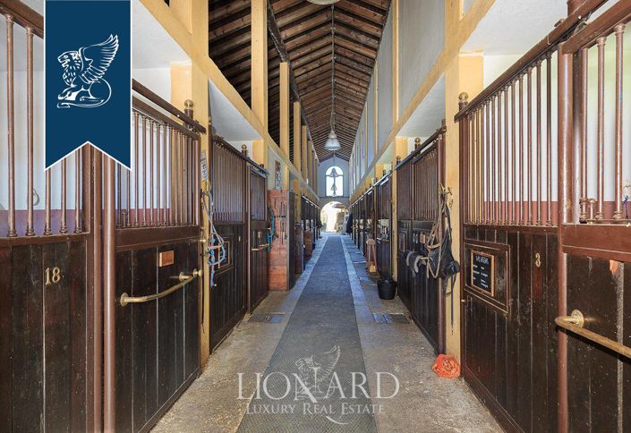 Image No.32-37 Bed Farmhouse for sale