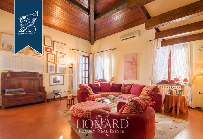 Image No.15-8 Bed Villa for sale