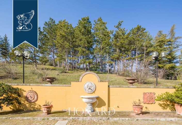 Image No.18-8 Bed Villa for sale