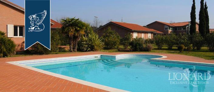 Image No.12-20 Bed Hotel for sale