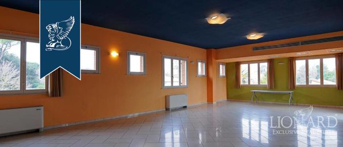 Image No.25-20 Bed Hotel for sale