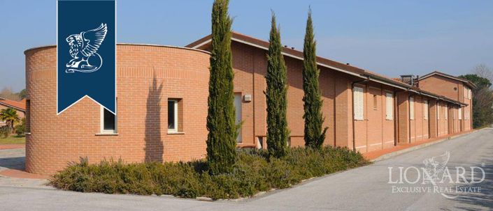 Image No.3-20 Bed Hotel for sale