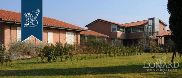 Image No.5-20 Bed Hotel for sale