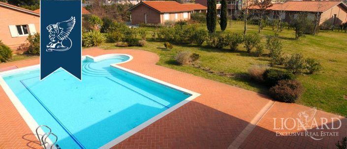 Image No.9-20 Bed Hotel for sale