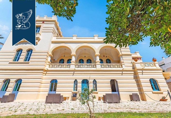 Image No.3-17 Bed Villa for sale