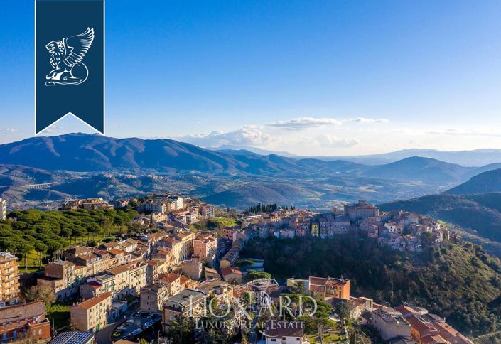 Image No.15-7 Bed Property for sale