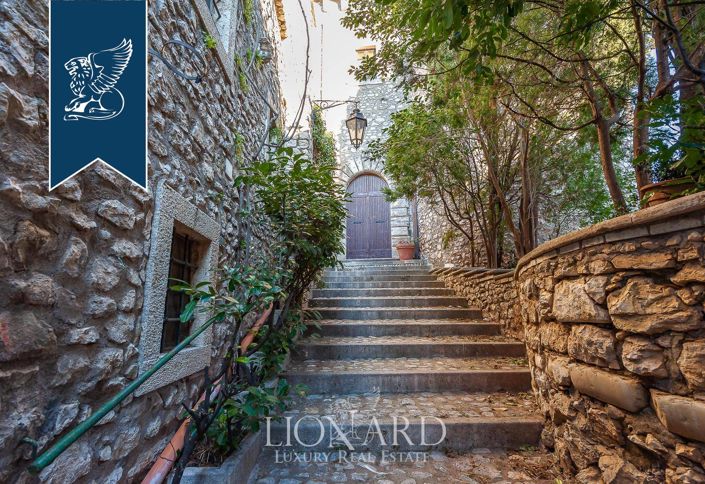 Image No.24-7 Bed Property for sale