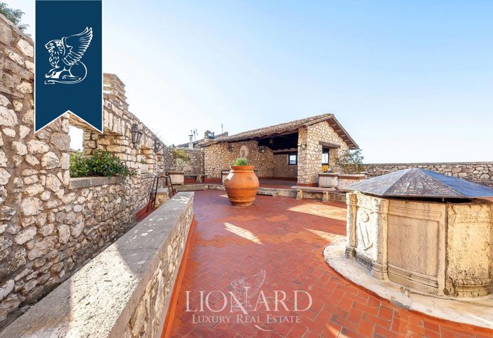 Image No.27-7 Bed Property for sale