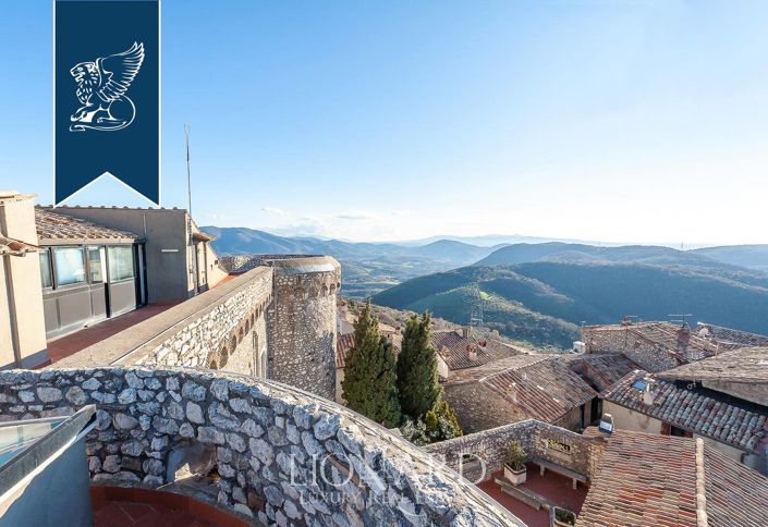 Image No.28-7 Bed Property for sale