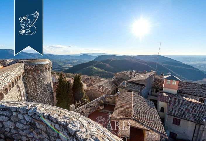 Image No.29-7 Bed Property for sale