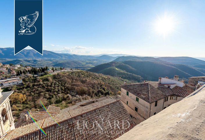 Image No.30-7 Bed Property for sale