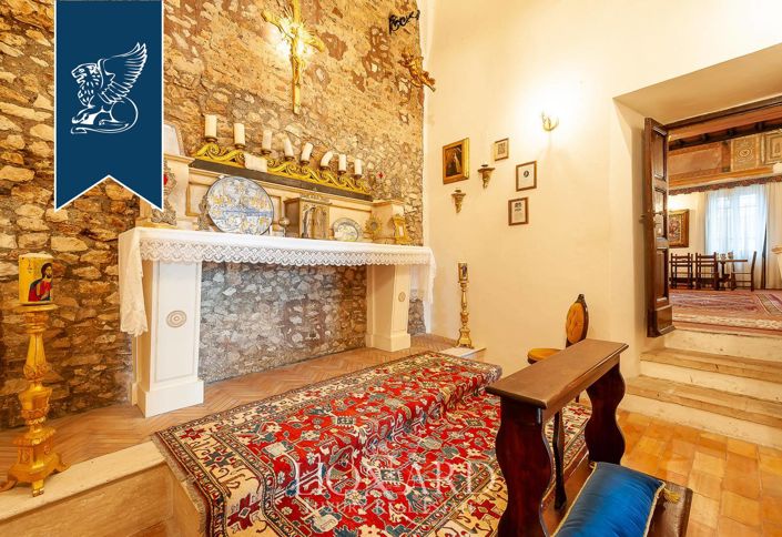 Image No.42-7 Bed Property for sale